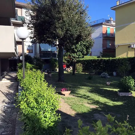 Appartamento Marinella Di Sarzana Apartmán *